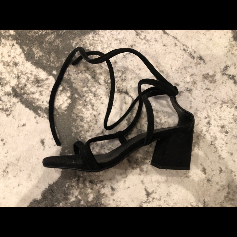 TOPSHOP BLACK SUEDE STRAPPY SANDAL